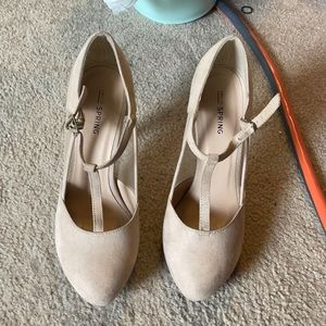 T strap heeled shoes